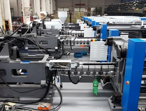 Plastic injection machine screw